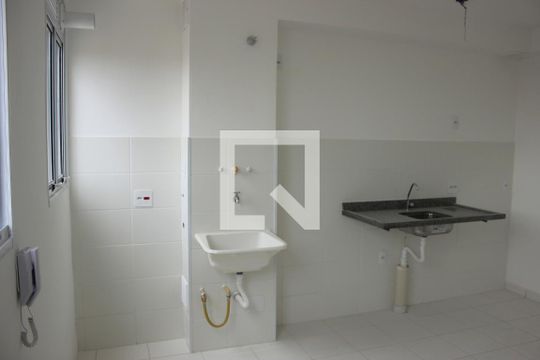Sala/Cozinha de apartamento para alugar com 2 quartos, 35m² em Vila Galvão, Guarulhos
