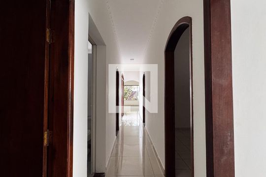 Corredor de casa à venda com 5 quartos, 320m² em Vila Santa Teresa, Santo André