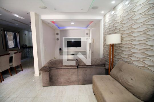Sala de casa à venda com 4 quartos, 600m² em Vigário Geral, Rio de Janeiro