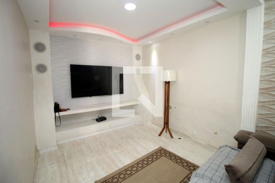 Sala de casa à venda com 4 quartos, 600m² em Vigário Geral, Rio de Janeiro