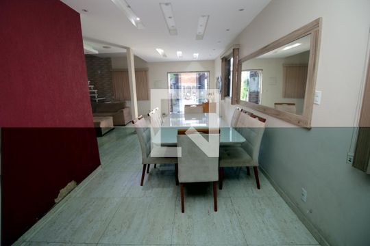 Sala de Jantar de casa à venda com 4 quartos, 600m² em Vigário Geral, Rio de Janeiro