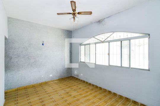 Sala de casa para alugar com 2 quartos, 194m² em Jardim Santa Cecilia, Guarulhos