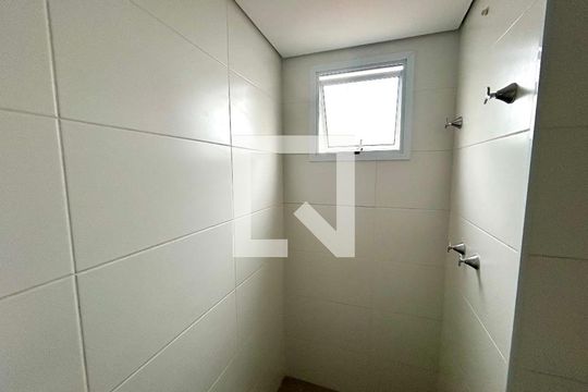 Banheiro da Suíte de apartamento à venda com 2 quartos, 64m² em Jardim Sao Ricardo, Guarulhos