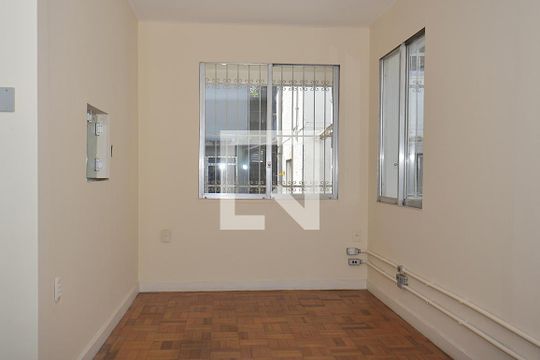Sala 2 de casa à venda com 5 quartos, 541m² em São Geraldo, Porto Alegre