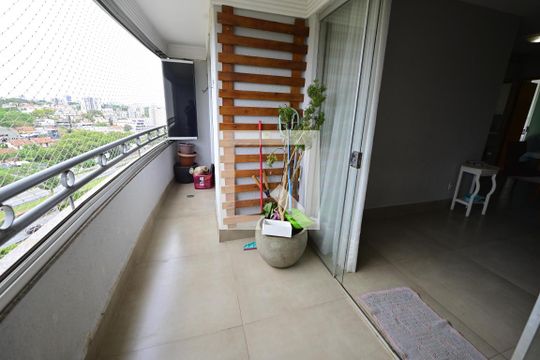 Varanda da Sala de apartamento à venda com 3 quartos, 81m² em Jardim Goiás, Goiânia