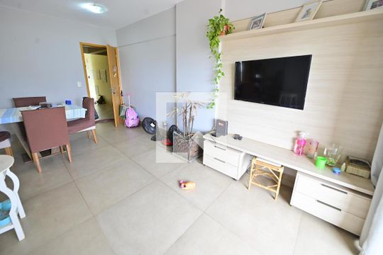 Sala de apartamento para alugar com 3 quartos, 81m² em Jardim Goiás, Goiânia