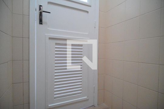 Banheiro de Serviço de apartamento à venda com 3 quartos, 108m² em Centro, Novo Hamburgo