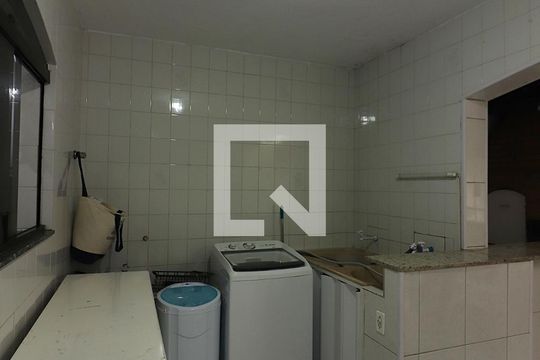 Área de Serviço de casa à venda com 3 quartos, 382m² em Jardim Trieste, São Bernardo do Campo