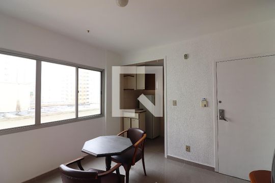 Sala de apartamento para alugar com 1 quarto, 40m² em Centro, São Bernardo do Campo