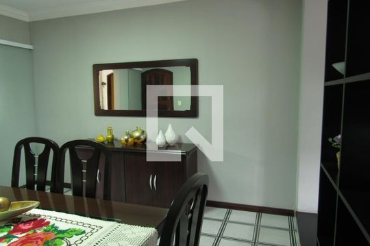 Sala de Jantar de casa à venda com 4 quartos, 245m² em São Pedro, Osasco