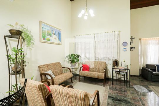 Sala de casa à venda com 4 quartos, 220m² em Jardim do Colegio (zona Norte), São Paulo