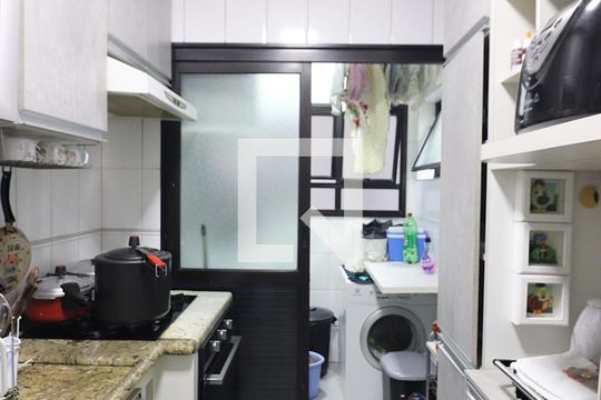 Cozinha e Área de Serviço de apartamento à venda com 3 quartos, 78m² em Vila Euclides, São Bernardo do Campo