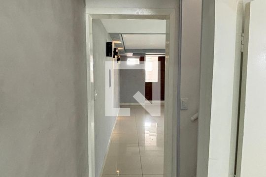 Corredor de casa à venda com 3 quartos, 229m² em Vila Alpina, Santo André