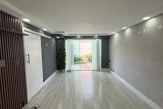 Sala de casa à venda com 3 quartos, 229m² em Vila Alpina, Santo André