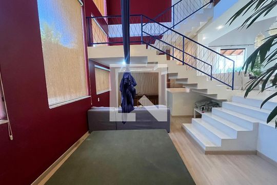 Hall da escada de casa à venda com 6 quartos, 700m² em Jd Botanico , Brasília