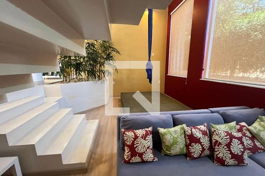 Hall da escada de casa à venda com 6 quartos, 700m² em Jd Botanico , Brasília