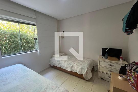 Quarto 5 de casa à venda com 6 quartos, 700m² em Jd Botanico , Brasília