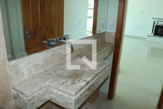 Lavabo de casa de condomínio para alugar com 5 quartos, 440m² em São Paulo Ii, Cotia