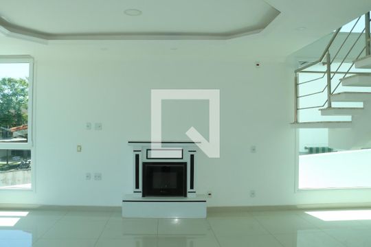 Sala de casa de condomínio para alugar com 5 quartos, 440m² em São Paulo Ii, Cotia