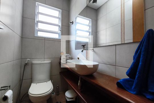 Lavabo de casa para alugar com 3 quartos, 320m² em Vila Mariana, São Paulo
