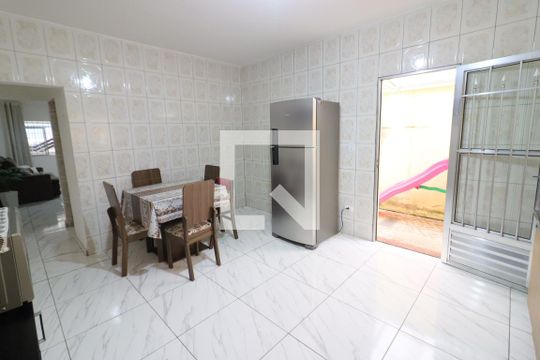 Cozinha de casa à venda com 4 quartos, 125m² em Conceicao, Osasco