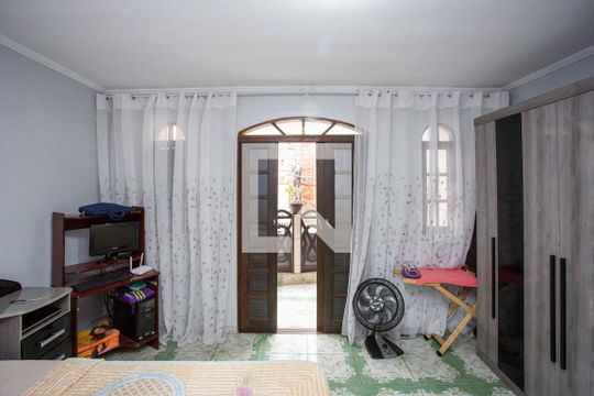 Quarto 2 de casa à venda com 3 quartos, 48m² em Casa Grande, Diadema