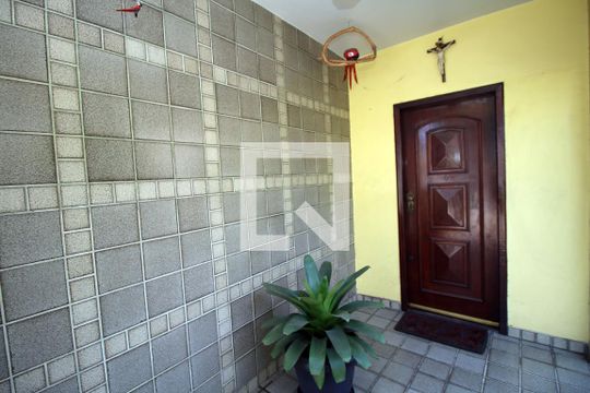 Área comum de casa à venda com 3 quartos, 193m² em Brás de Pina, Rio de Janeiro
