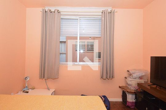 Quarto de apartamento à venda com 1 quarto, 42m² em Rubem Berta, Porto Alegre