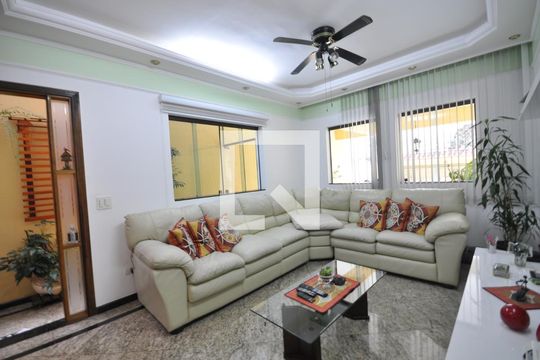 Sala de casa à venda com 3 quartos, 215m² em Vila Mazzei, São Paulo