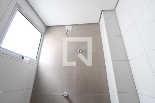 Banheiro de apartamento à venda com 1 quarto, 29m² em Vila Esperança, São Paulo