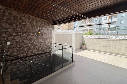 Quintal - Area de Serviço de casa à venda com 3 quartos, 263m² em Vila América, Santo André