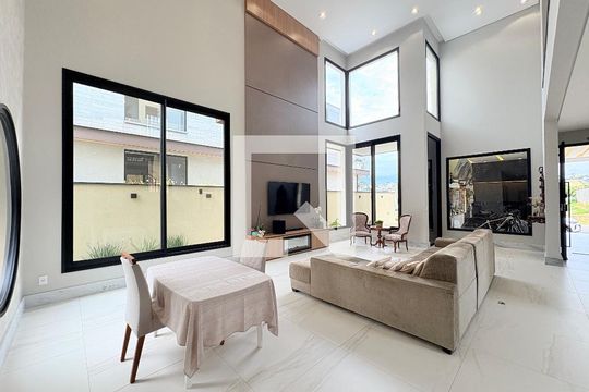 Sala de casa de condomínio à venda com 5 quartos, 380m² em Jardim Samambaia, Jundiaí