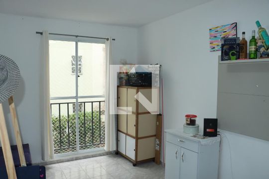 Sala de apartamento para alugar com 2 quartos, 42m² em Jardim da Gloria, Cotia