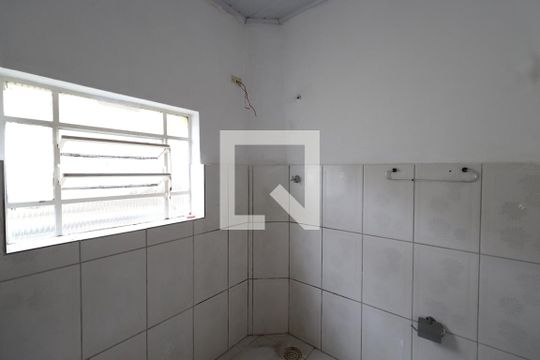 Banheiro de casa para alugar com 2 quartos, 80m² em Vila Santa Isabel, São Paulo