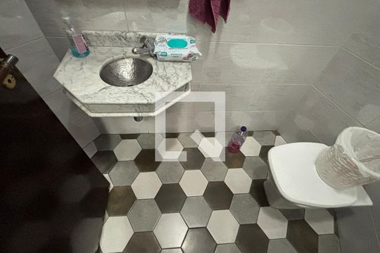 Lavabo de casa à venda com 3 quartos, 230m² em Vila Pires, Santo André