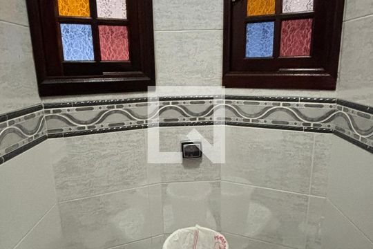 Lavabo de casa à venda com 3 quartos, 230m² em Vila Pires, Santo André