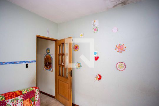 Quarto 2 de casa à venda com 4 quartos, 125m² em Taboão, Diadema