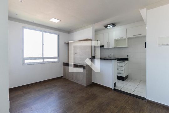 Sala de apartamento à venda com 2 quartos, 43m² em Vila Carmosina, São Paulo