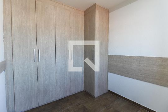 Quarto 1 de apartamento à venda com 2 quartos, 43m² em Vila Carmosina, São Paulo