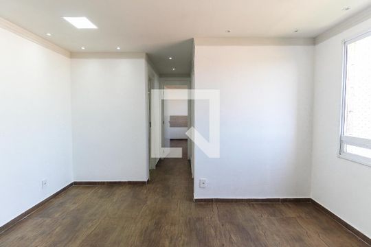 Sala de apartamento à venda com 2 quartos, 43m² em Vila Carmosina, São Paulo