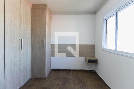 Quarto 1 de apartamento à venda com 2 quartos, 43m² em Vila Carmosina, São Paulo