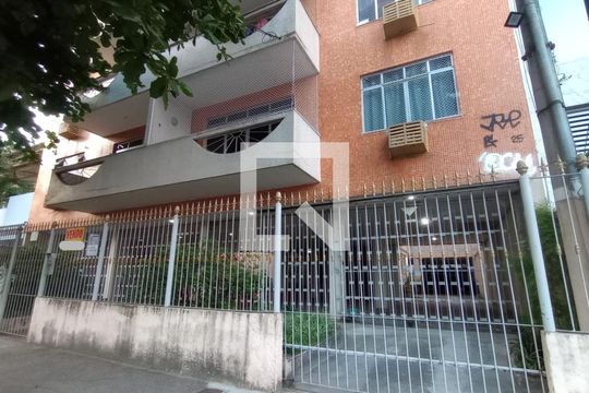 Fachada com Placa de apartamento à venda com 3 quartos, 100m² em Taquara, Rio de Janeiro