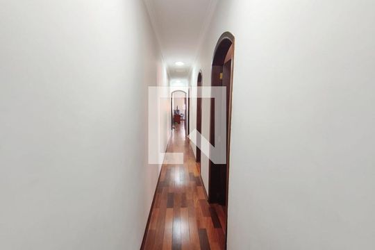 Corredor de casa à venda com 4 quartos, 250m² em Vila Granada, São Paulo