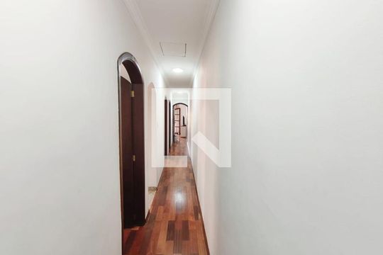 Corredor de casa à venda com 4 quartos, 250m² em Vila Granada, São Paulo