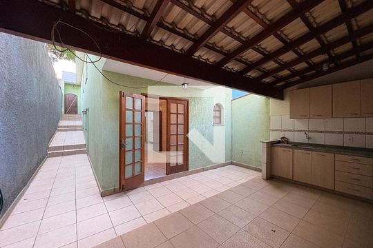 Casa à venda com 3 quartos, 322m² em Jardim do Lago, Jundiaí