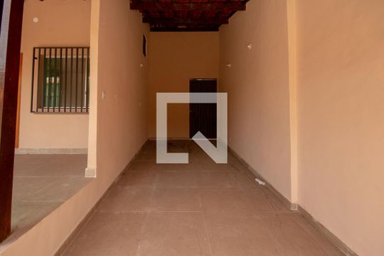 Garagem de casa à venda com 3 quartos, 360m² em Serrano, Belo Horizonte