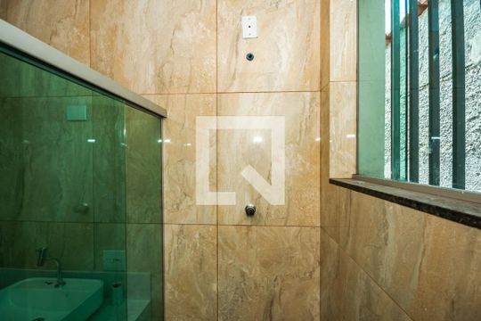Banheiro da Suíte de casa à venda com 3 quartos, 360m² em Serrano, Belo Horizonte