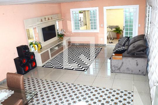 Detalhe Sala de casa à venda com 3 quartos, 300m² em Goiânia, Belo Horizonte