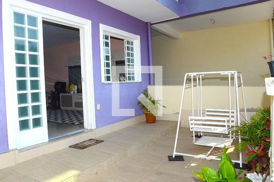 Área externa de casa à venda com 3 quartos, 300m² em Goiânia, Belo Horizonte