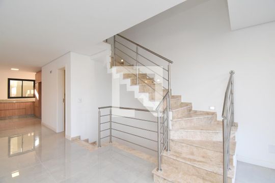 Sala/Cozinha de casa para alugar com 3 quartos, 225m² em Tingui, Curitiba